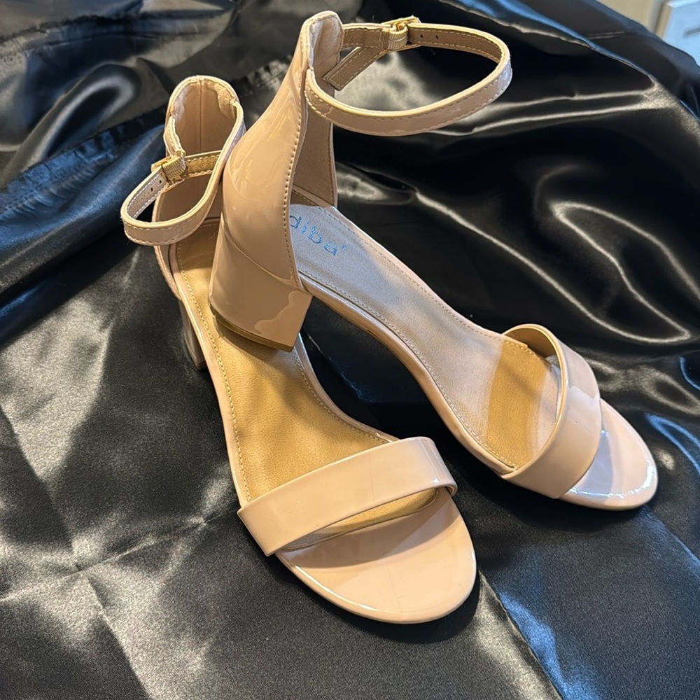 Diba size 9 heels